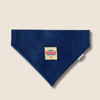 Bandana pour chien bleu denim avec étiquette More Amor Por Favor, accessoire pour chien stylé Toky and Sun