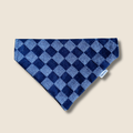 Bandana pour chien motif damier bleu, matière denim, accessoire pour chien stylé, marque Toky and Sun