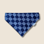 Bandana pour chien motif damier bleu, matière denim, accessoire pour chien stylé, marque Toky and Sun