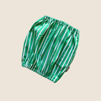 Snood Green Summer Toky & Sun à rayures vertes et blanches, en coton, confectionné pour protéger les oreilles des chiens à longues oreilles. Idéal pour protéger de la saleté pendant les repas et lors des balades, protège des épillets. Limite les otites. 