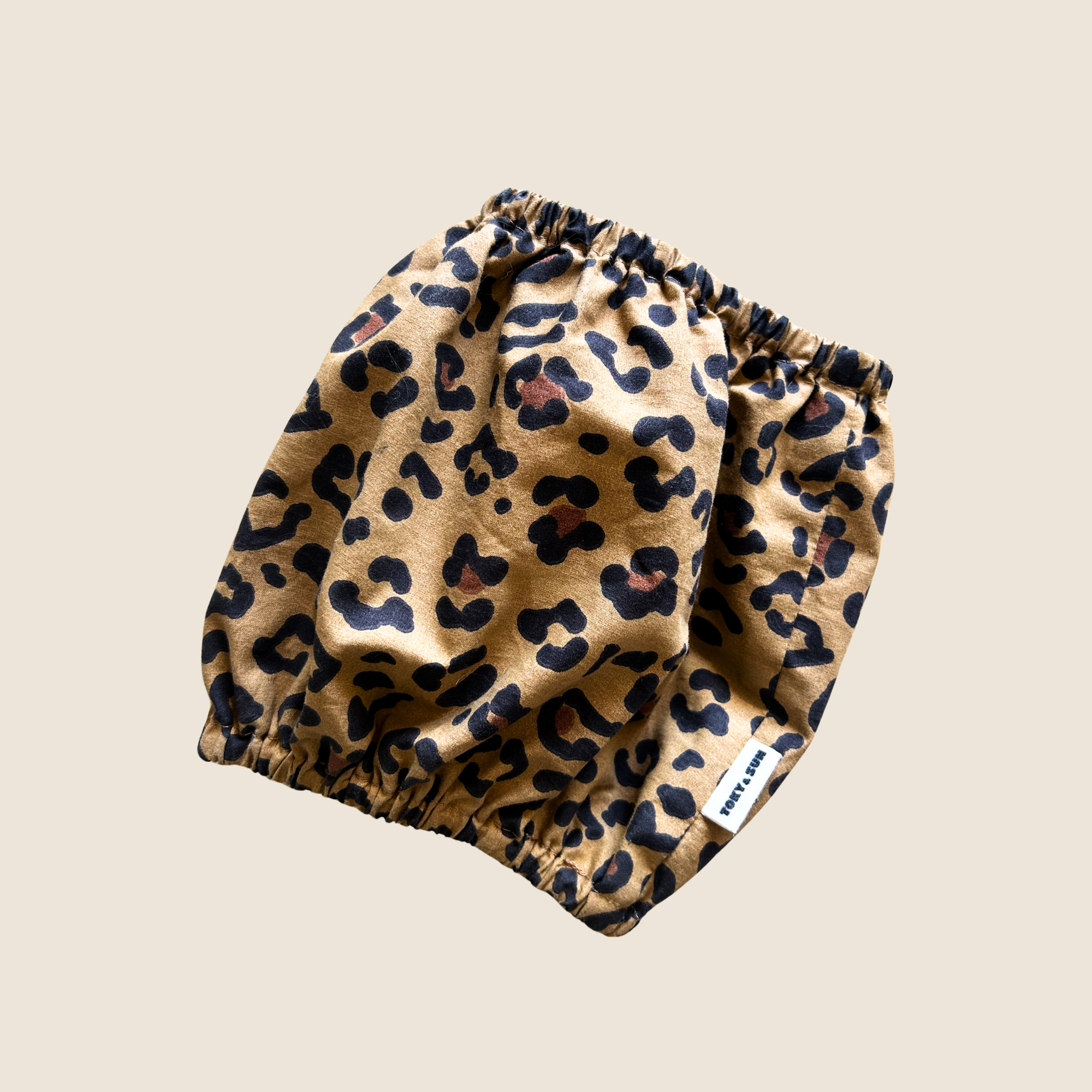 Snood pour chien motif léopard beige et noir, accessoire de protection des oreilles Toky and Sun