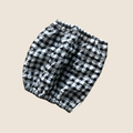 Snood Vichy Noir et Blanc de la marque Toky and Sun en coton gaufré pour chiens aux longues oreilles, confortable, léger et fabriqué artisanalement en France.